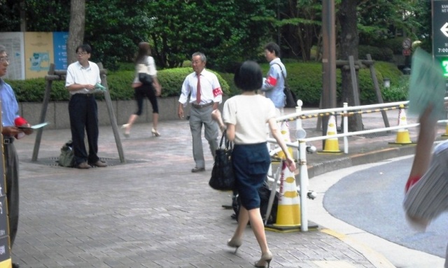 クリックで画像が拡大表示されます 富士火災東西本社宣伝行動