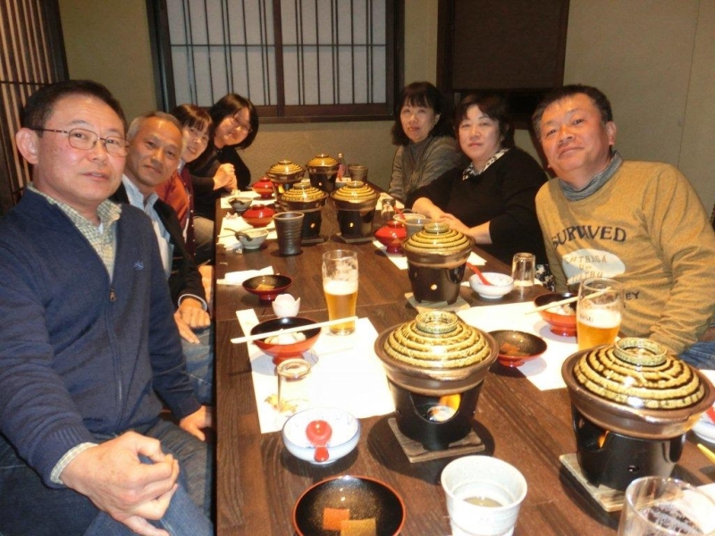 クリックで画像が拡大表示されます 元気な仲間達の食事会-きのくに信金分会-